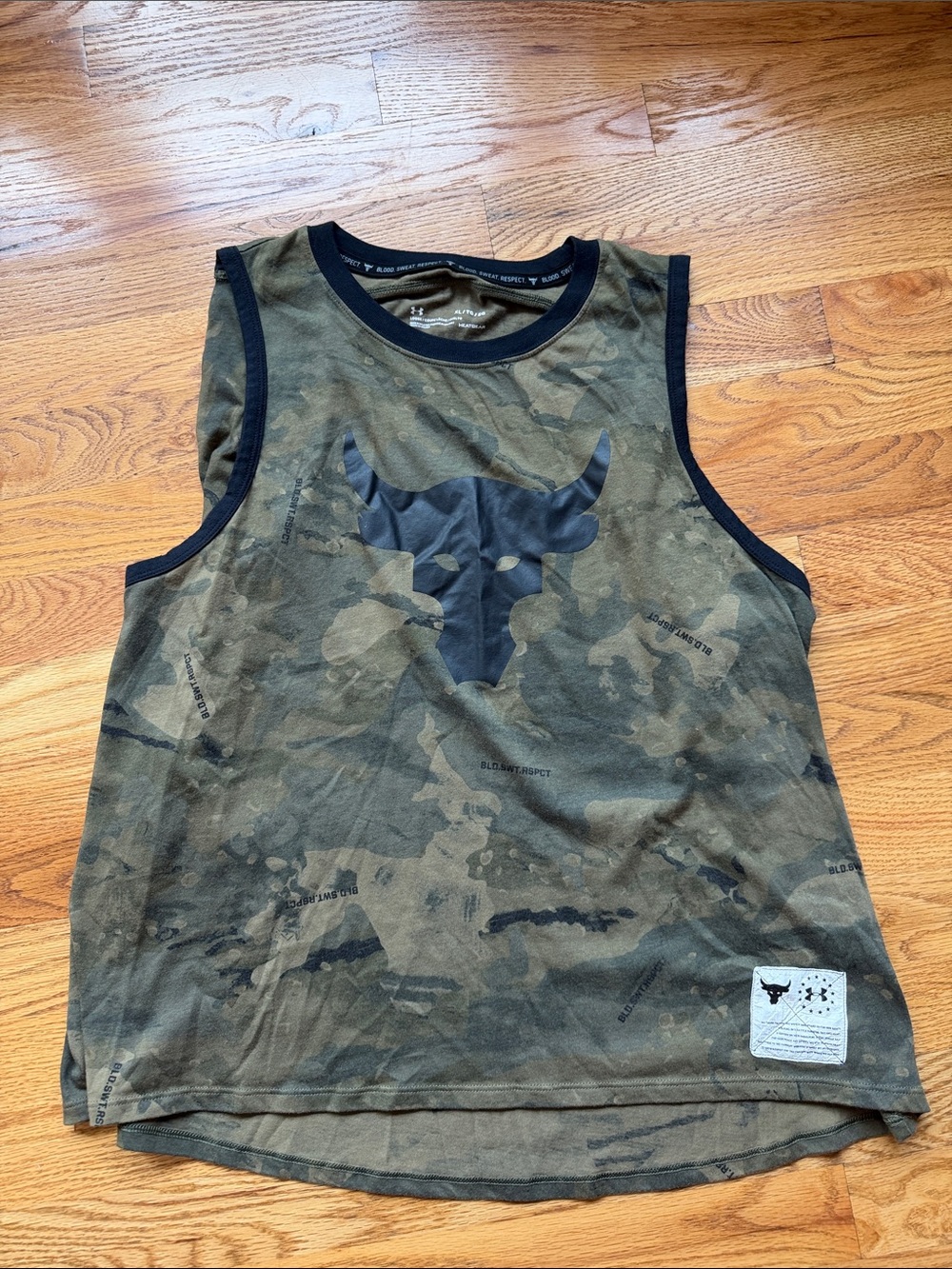 WOMEN’S CAMOUFLAGE UNDER ARMOUR HI-LOW PROJECT ROCK TANK TOP SIZE XL